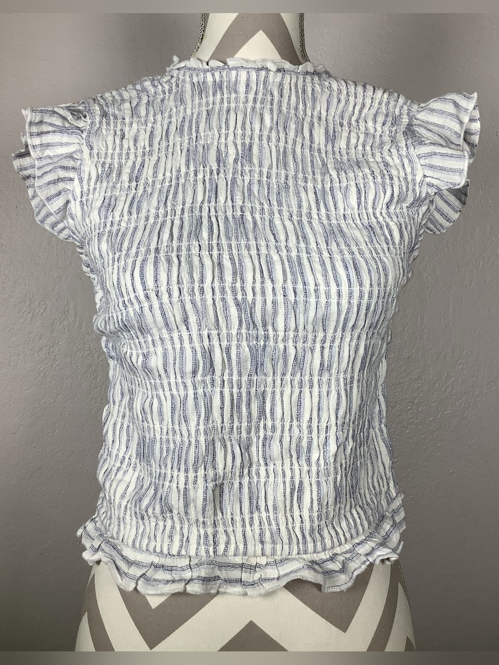 Abercrombie Women’s Ruffle Sleeve Striped Smock tie back Top White & Blue Sz XS